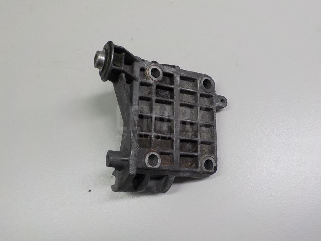 Кронштейн генератора