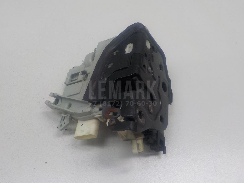 Замок двери передней правой