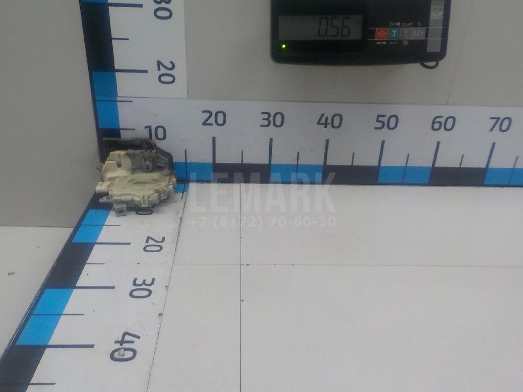 Замок двери передней правой