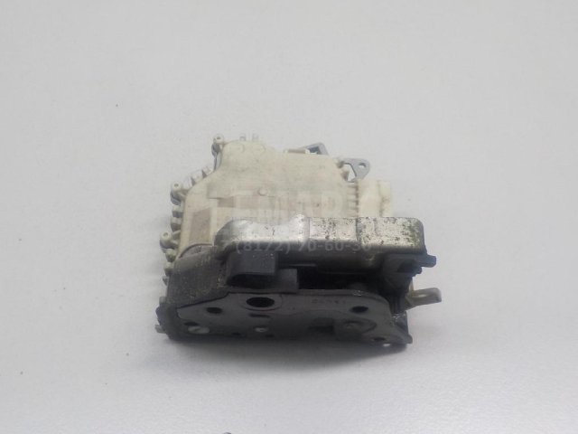 Замок двери передней правой