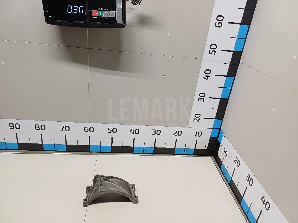 Кронштейн генератора для  Audi A3 [8PA] Sportback 2004-2013