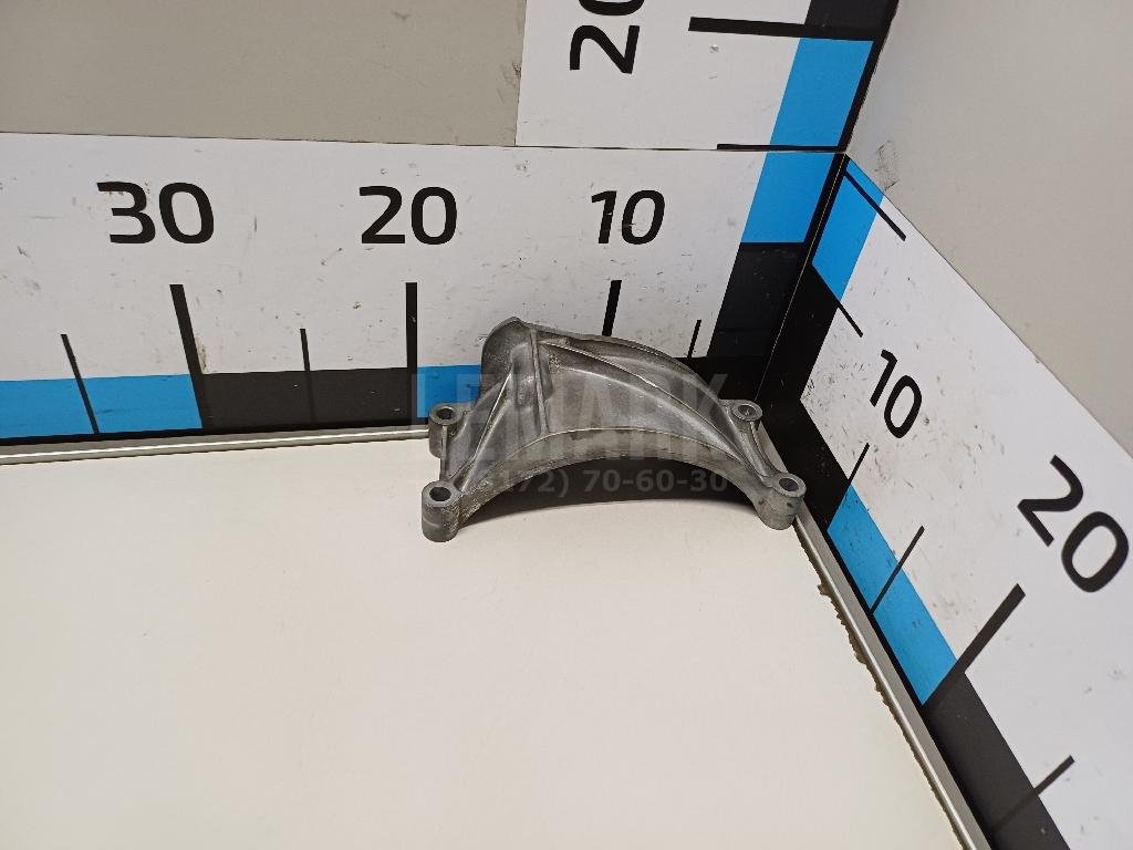 Кронштейн генератора для  Audi A3 [8PA] Sportback 2004-2013