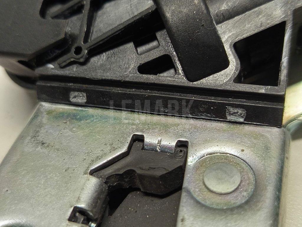 Замок багажника