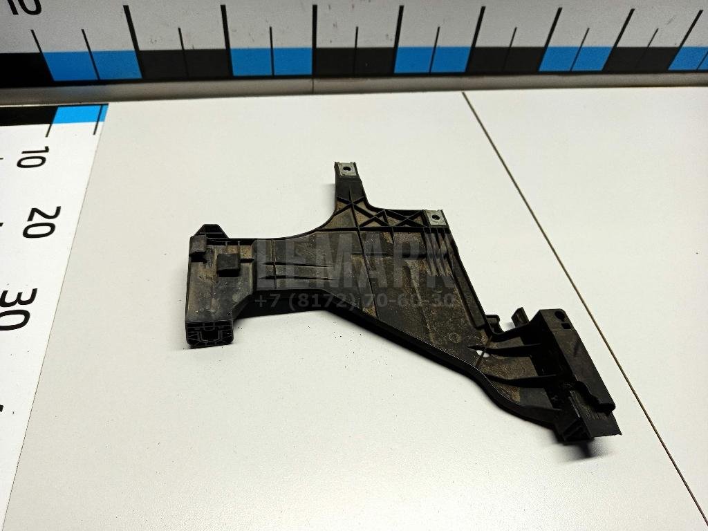 Кронштейн фар правый для  Alfa Romeo 156 1997-2005