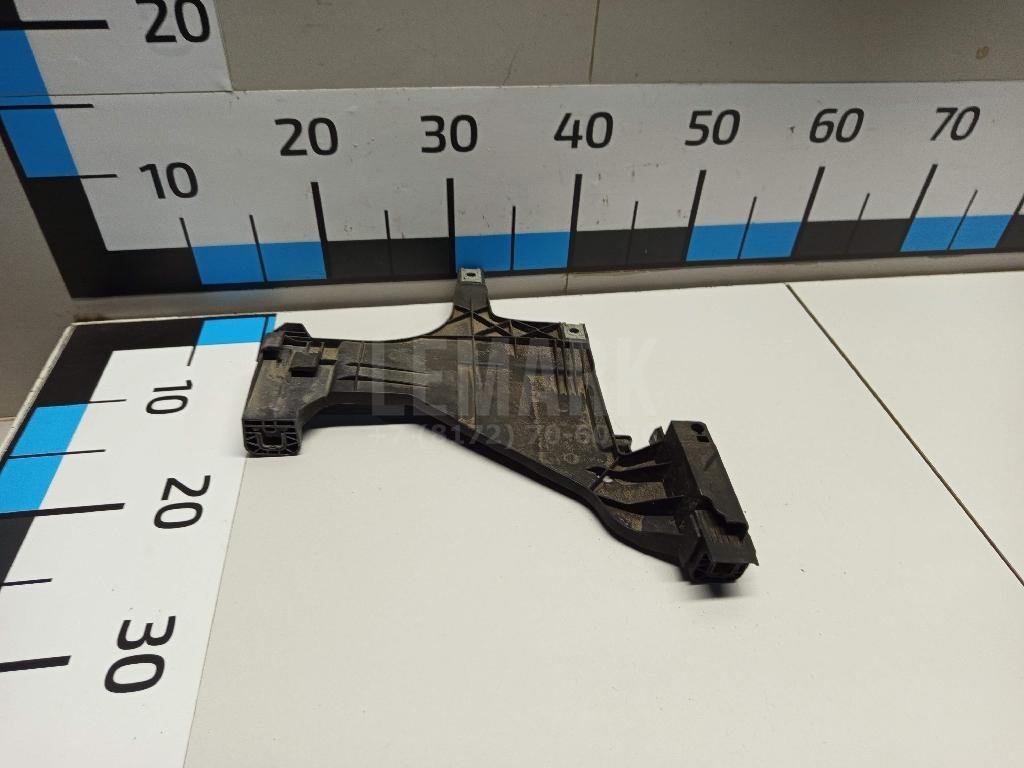 Кронштейн фар правый для  Alfa Romeo 156 1997-2005