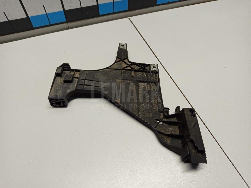 Кронштейн фар правый для  Alfa Romeo 156 1997-2005