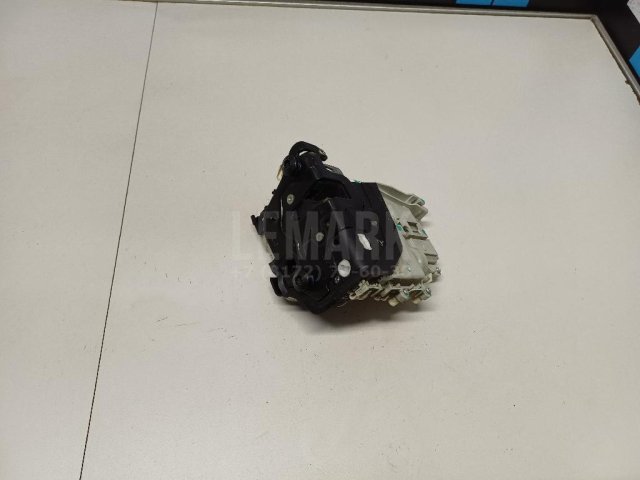 Замок двери передней правой