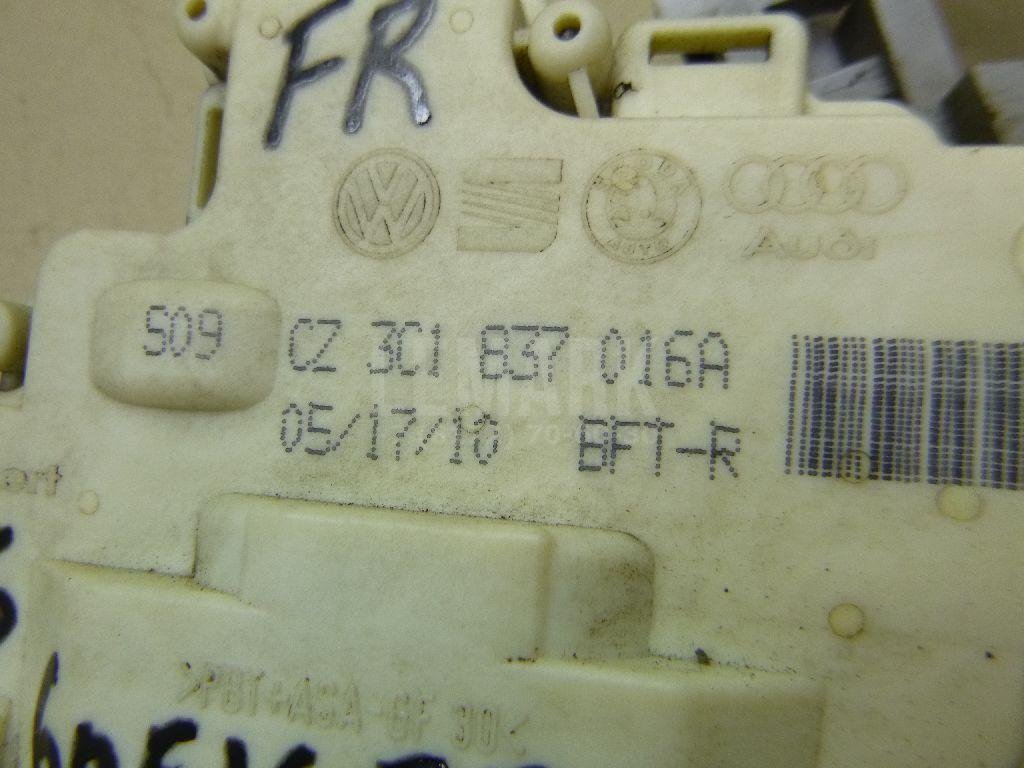 Замок двери передней правой