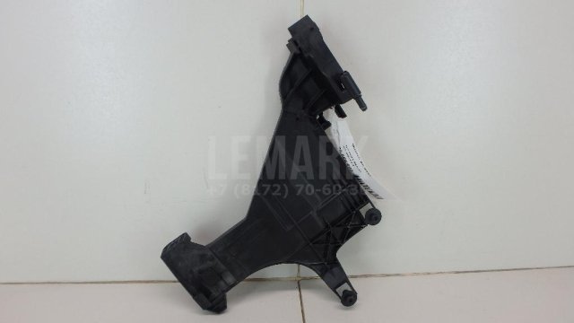 Кронштейн фар левый