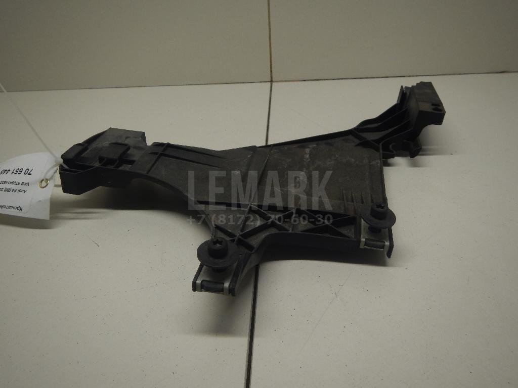 Кронштейн фар левый