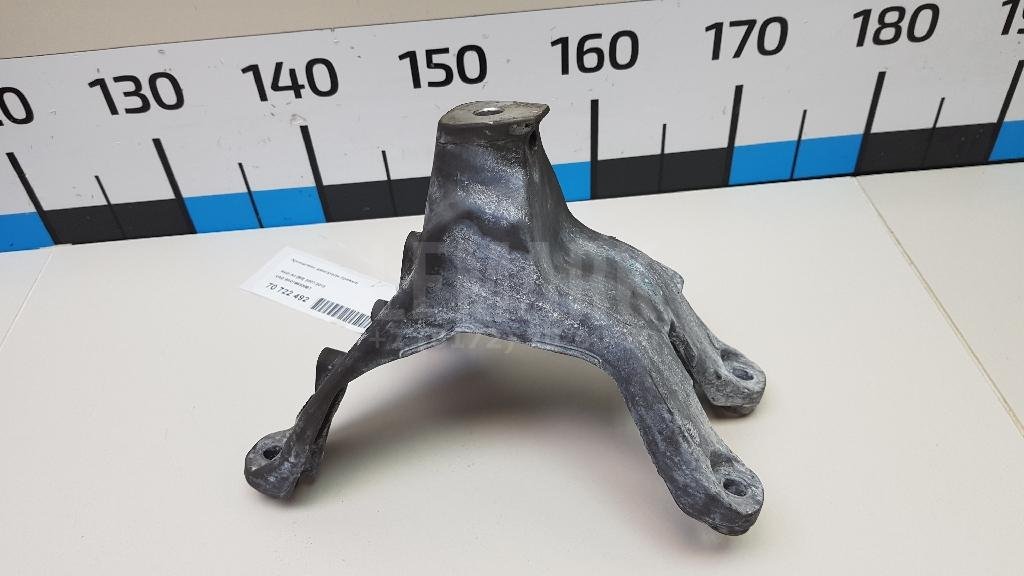 Кронштейн двигателя правый