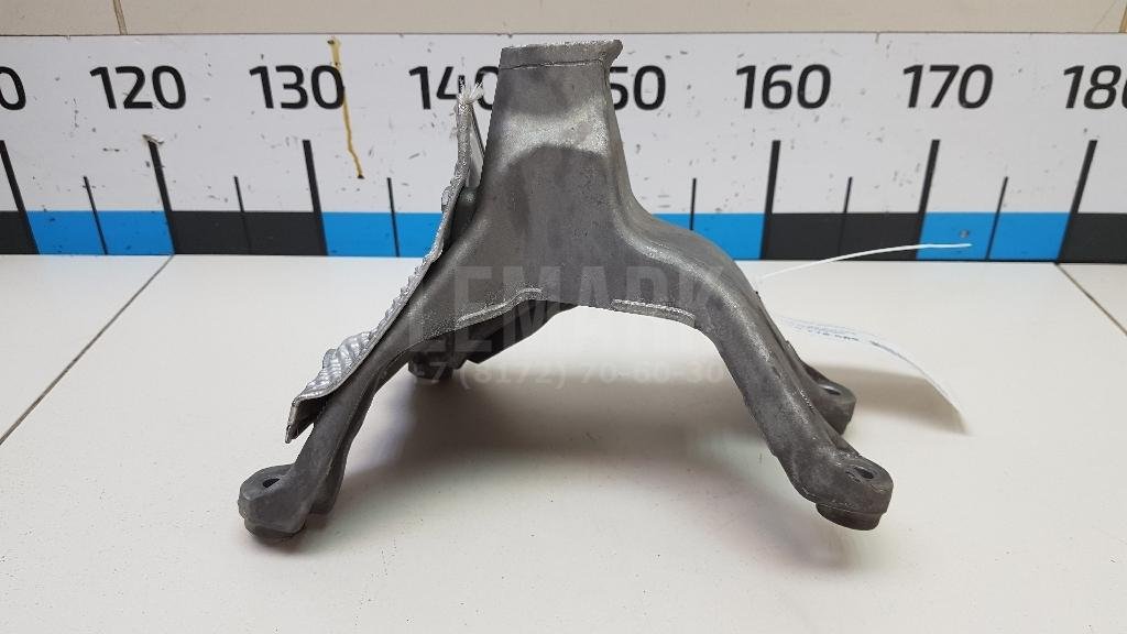 Кронштейн двигателя правый