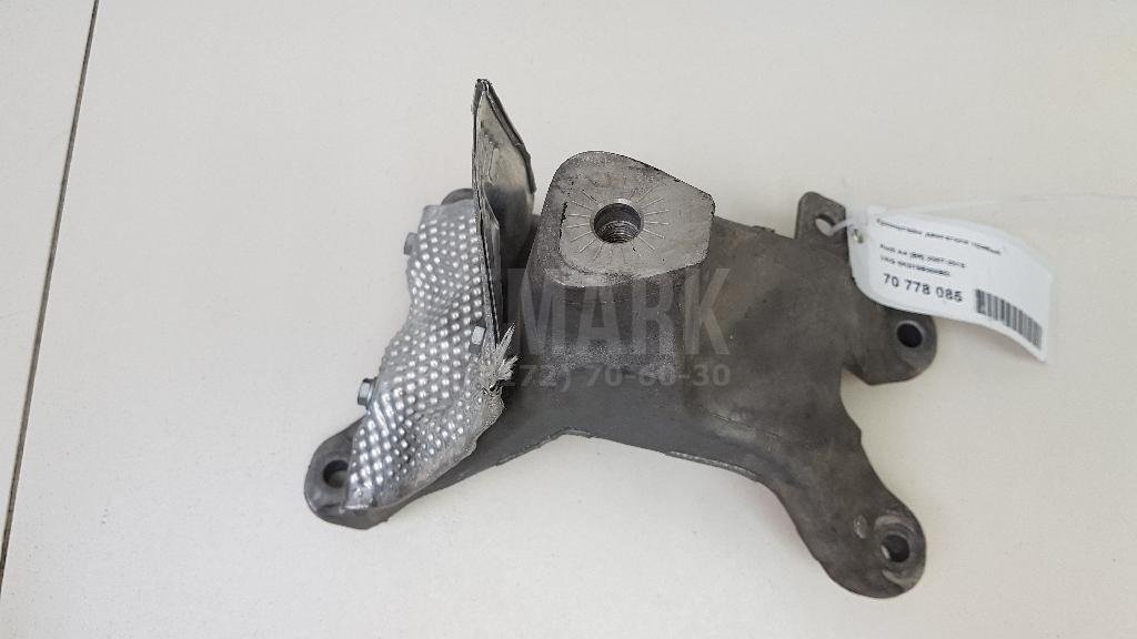 Кронштейн двигателя правый