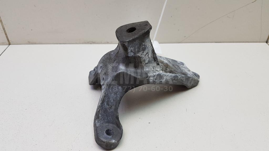 Кронштейн двигателя правый