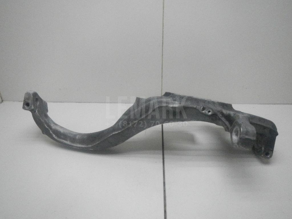 Кулак поворотный передний левый