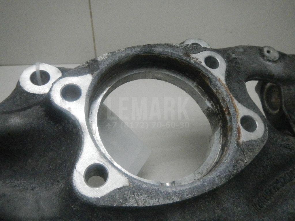 Кулак поворотный передний левый