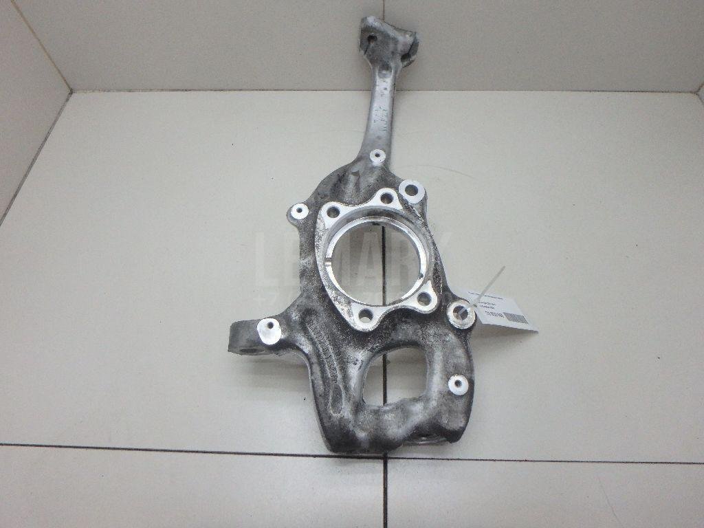 Кулак поворотный передний левый