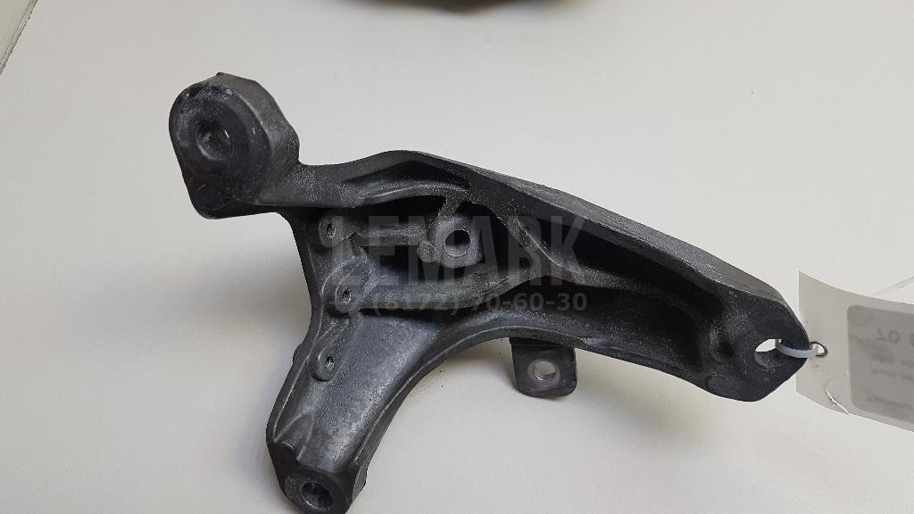 Кронштейн двигателя правый