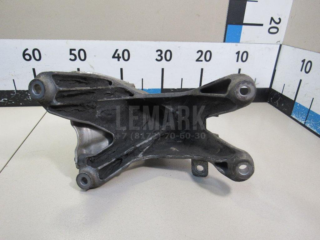 Кронштейн двигателя правый