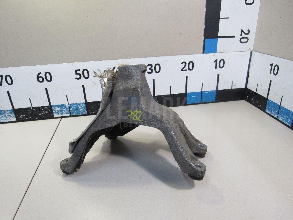 Кронштейн двигателя правый