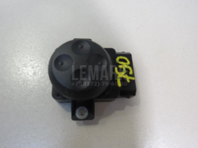 Кнопка регулировки сиденья