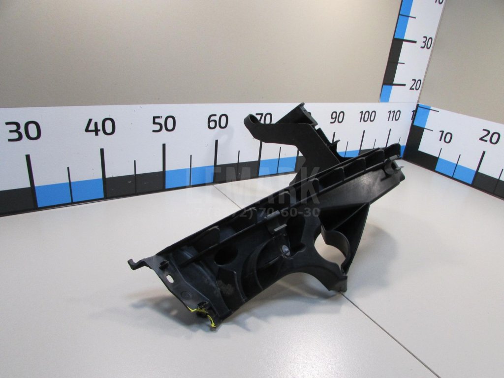 Кронштейн крепления фары