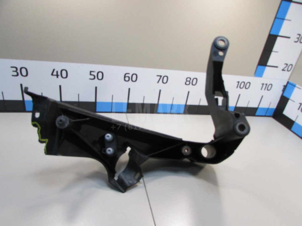 Кронштейн крепления фары