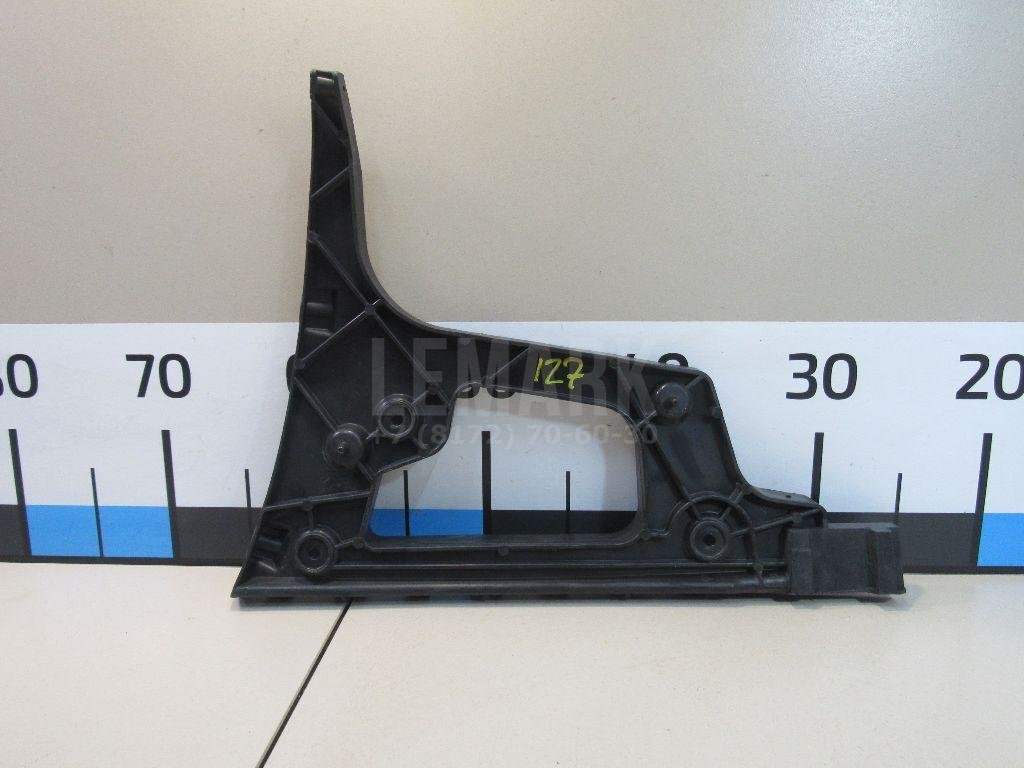 Направляющая заднего бампера левая