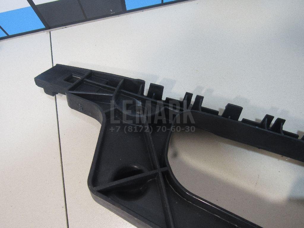 Направляющая заднего бампера правая