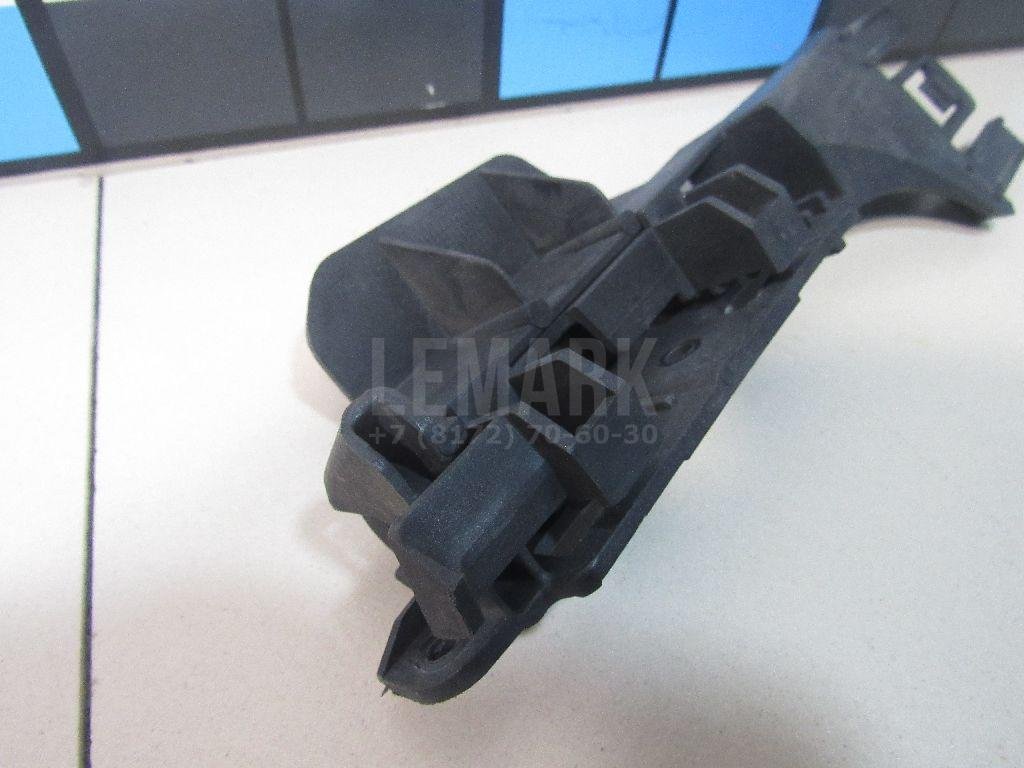 Направляющая заднего бампера левая