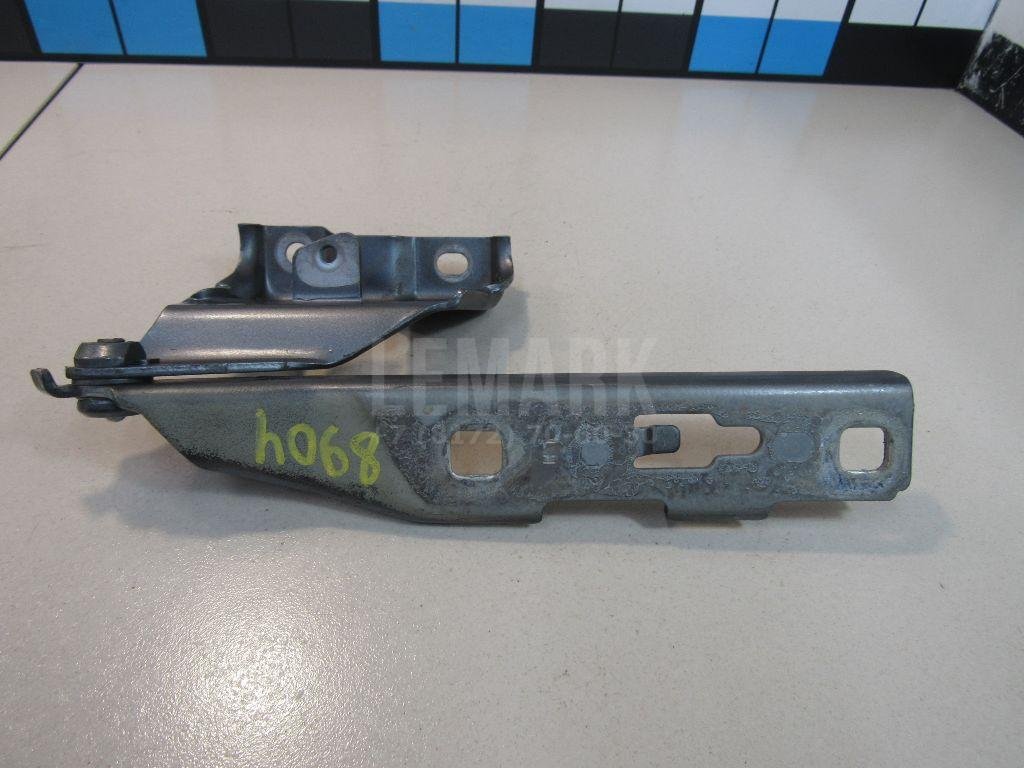 Петля капота левая