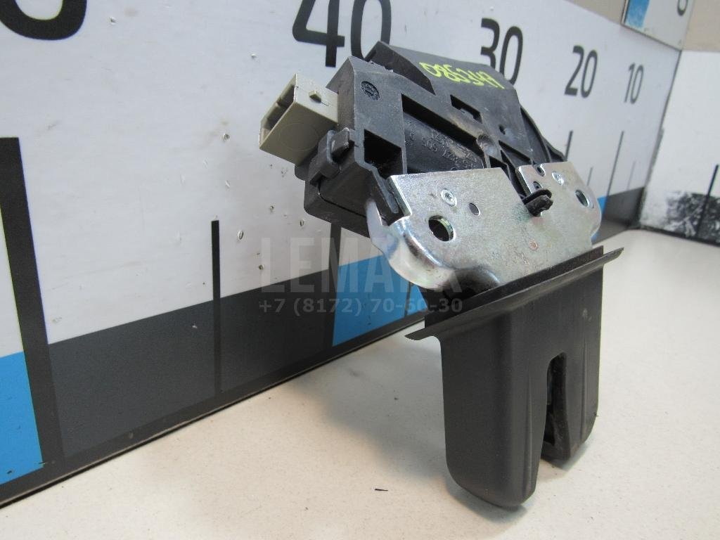 Замок багажника