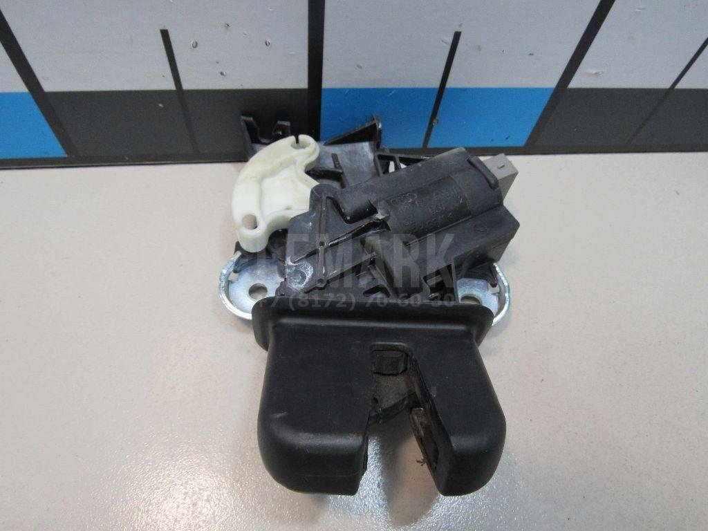 Замок багажника