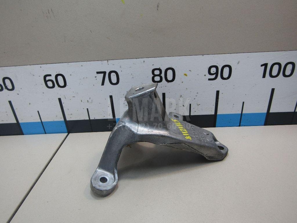 Кронштейн двигателя правый