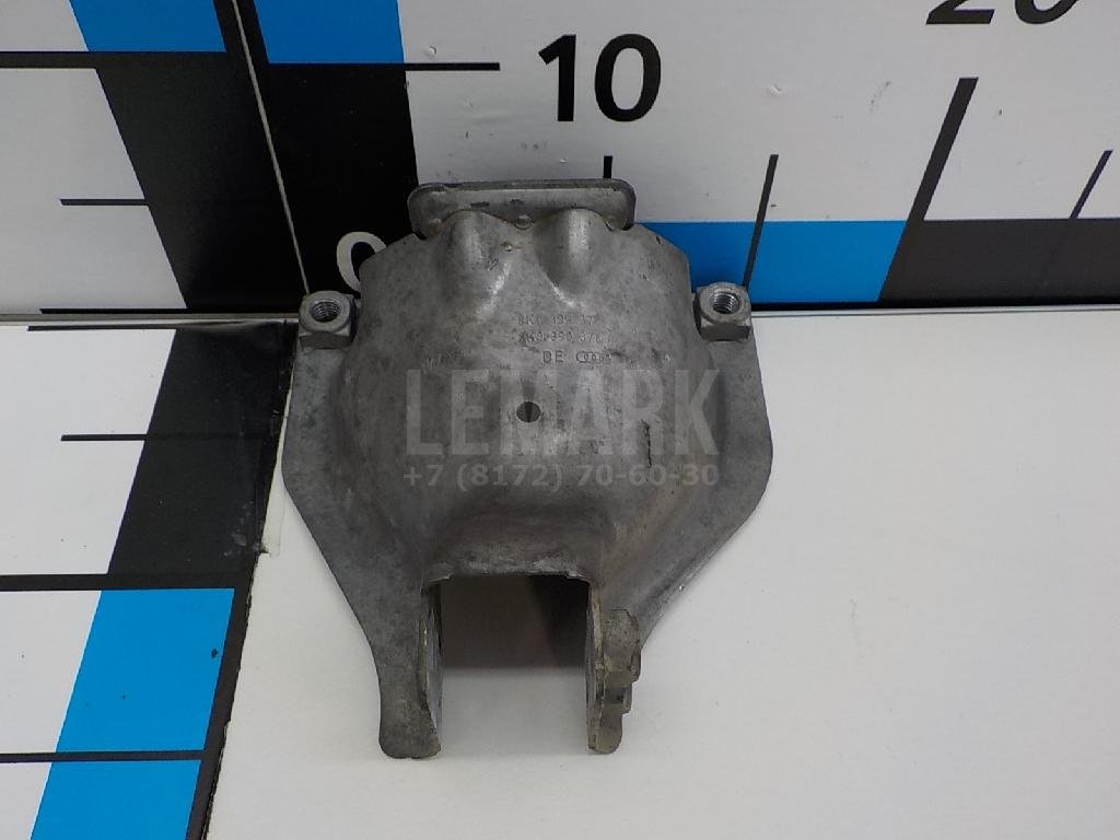 Кронштейн опоры двигателя