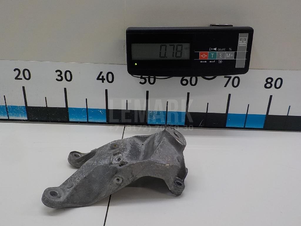 Кронштейн двигателя правый