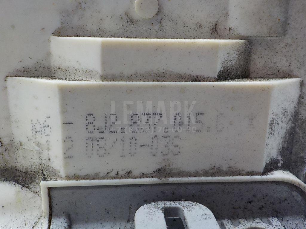 Замок двери передней левой