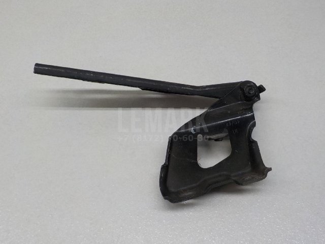 Петля капота левая