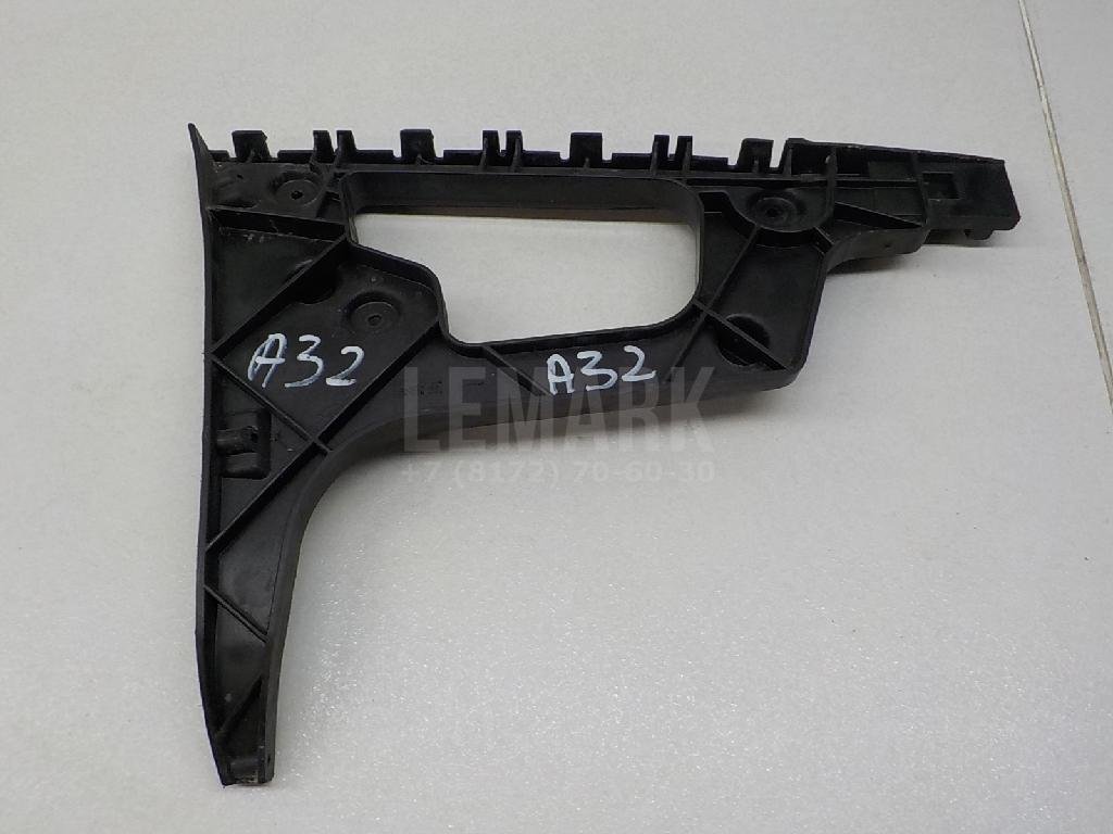Направляющая заднего бампера левая