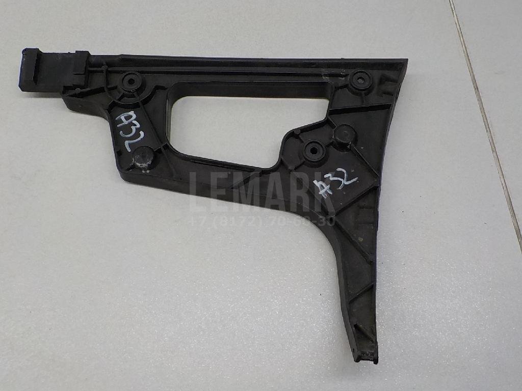 Направляющая заднего бампера левая