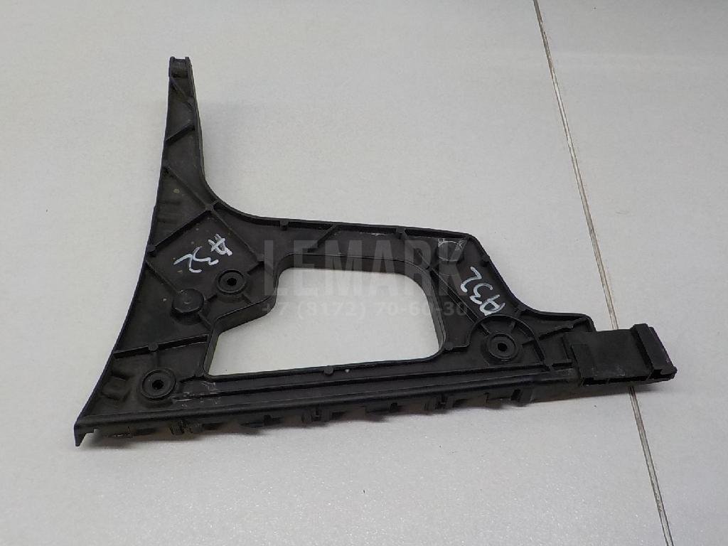 Направляющая заднего бампера левая