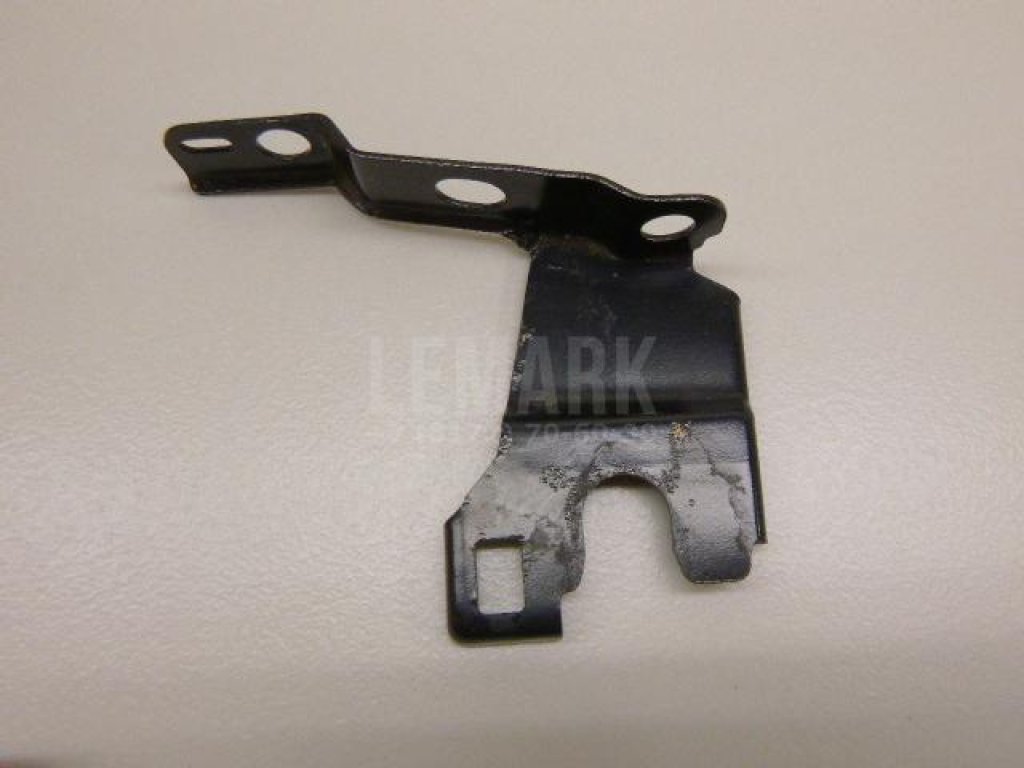 Кронштейн фар правый