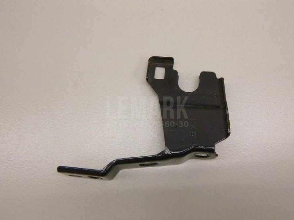 Кронштейн фар правый