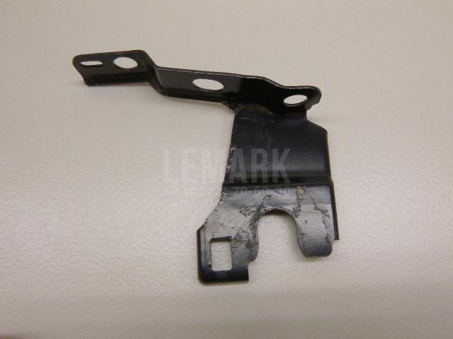 Кронштейн фар правый