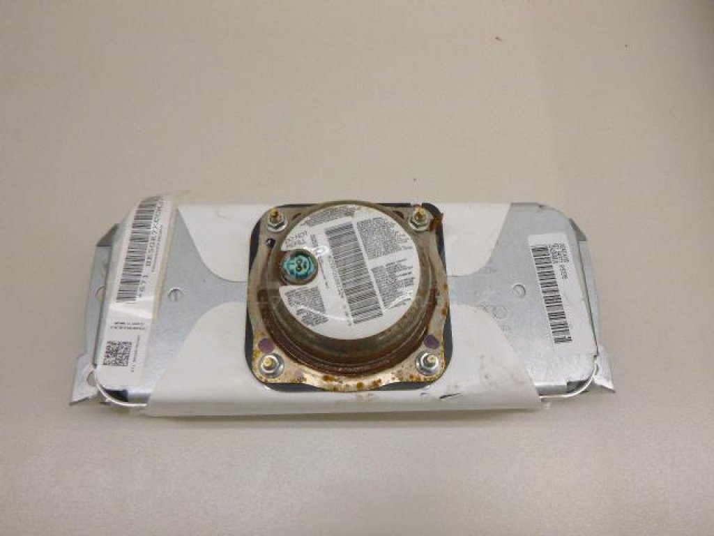 Подушка безопасности пассажирская (в торпедо)