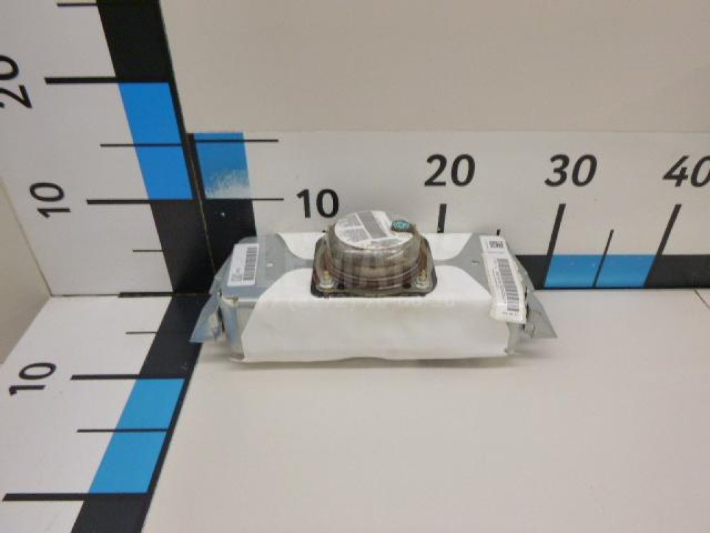 Подушка безопасности пассажирская (в торпедо)