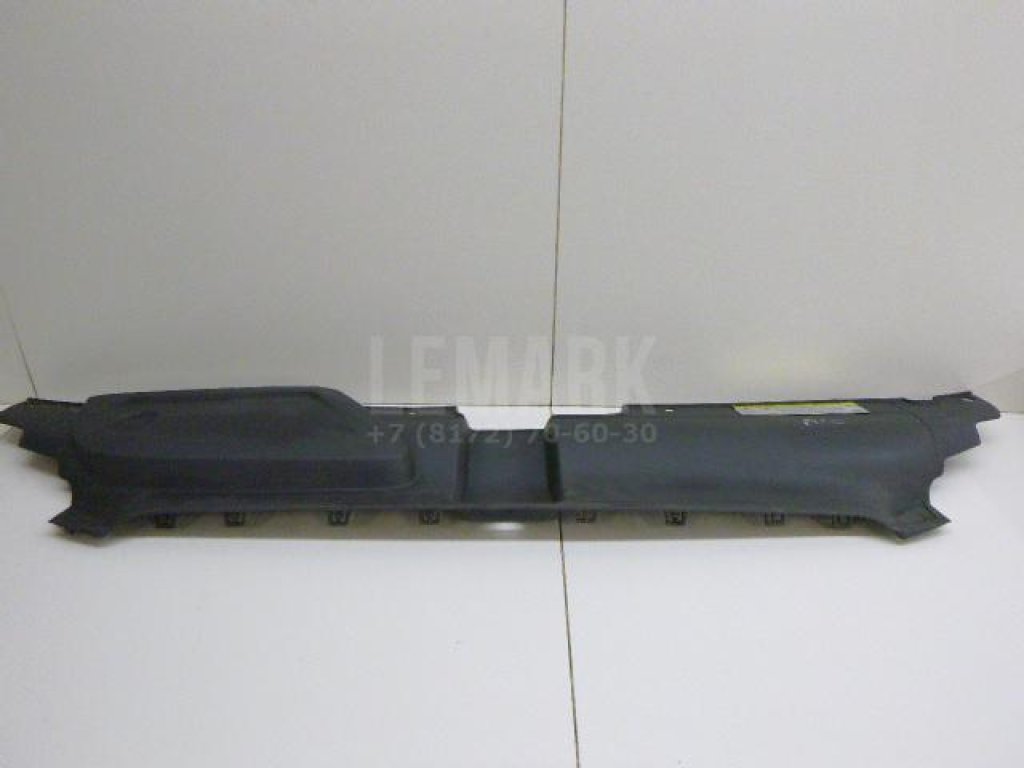 Кожух замка капота