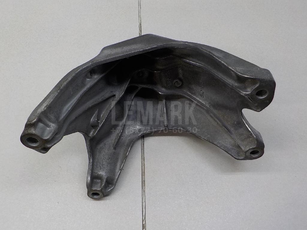 Кронштейн двигателя правый