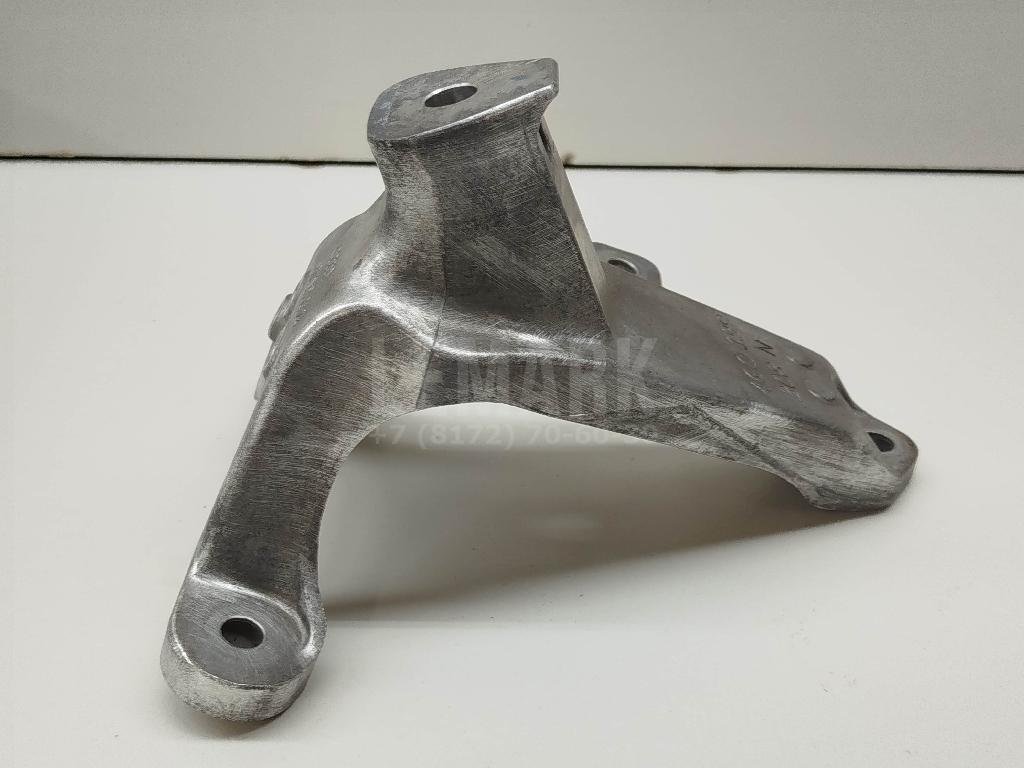 Кронштейн двигателя правый