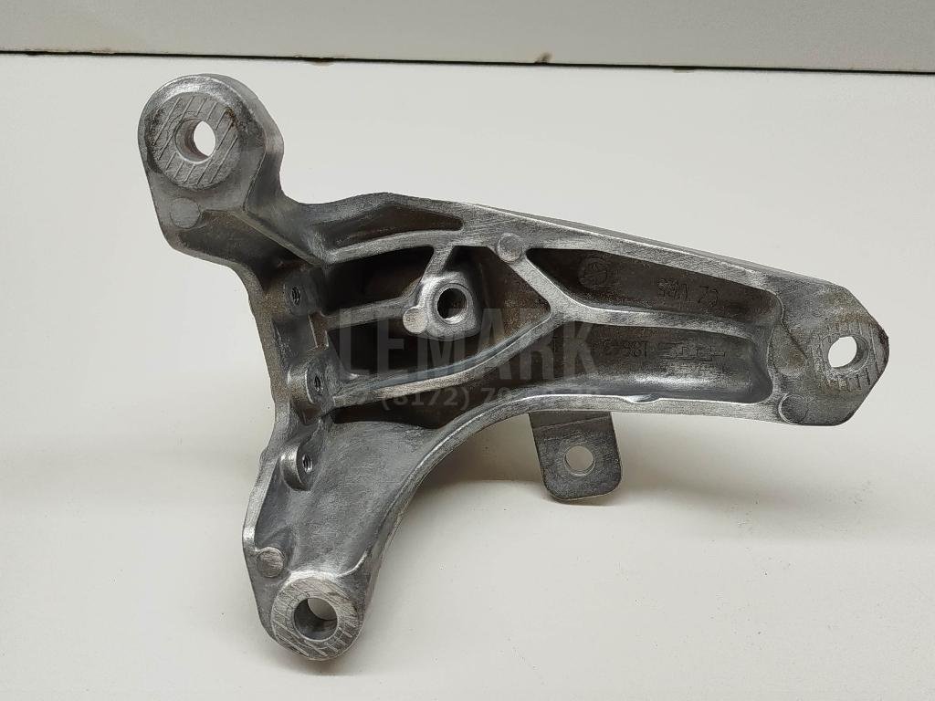 Кронштейн двигателя правый